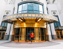 view of the front of the InterContinental Chicago hotel